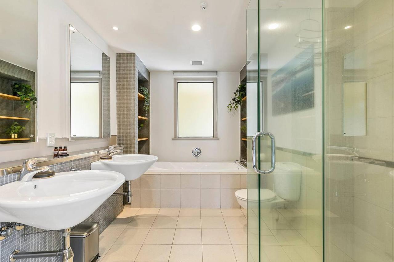 Enormous One Bedroom Beauty In Cbd! Free Parking Auckland Buitenkant foto