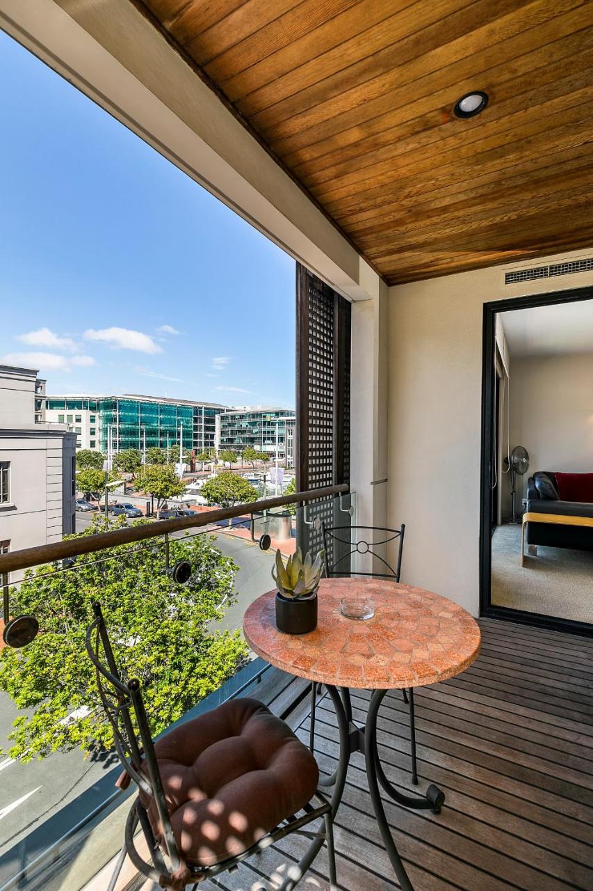 Enormous One Bedroom Beauty In Cbd! Free Parking Auckland Buitenkant foto